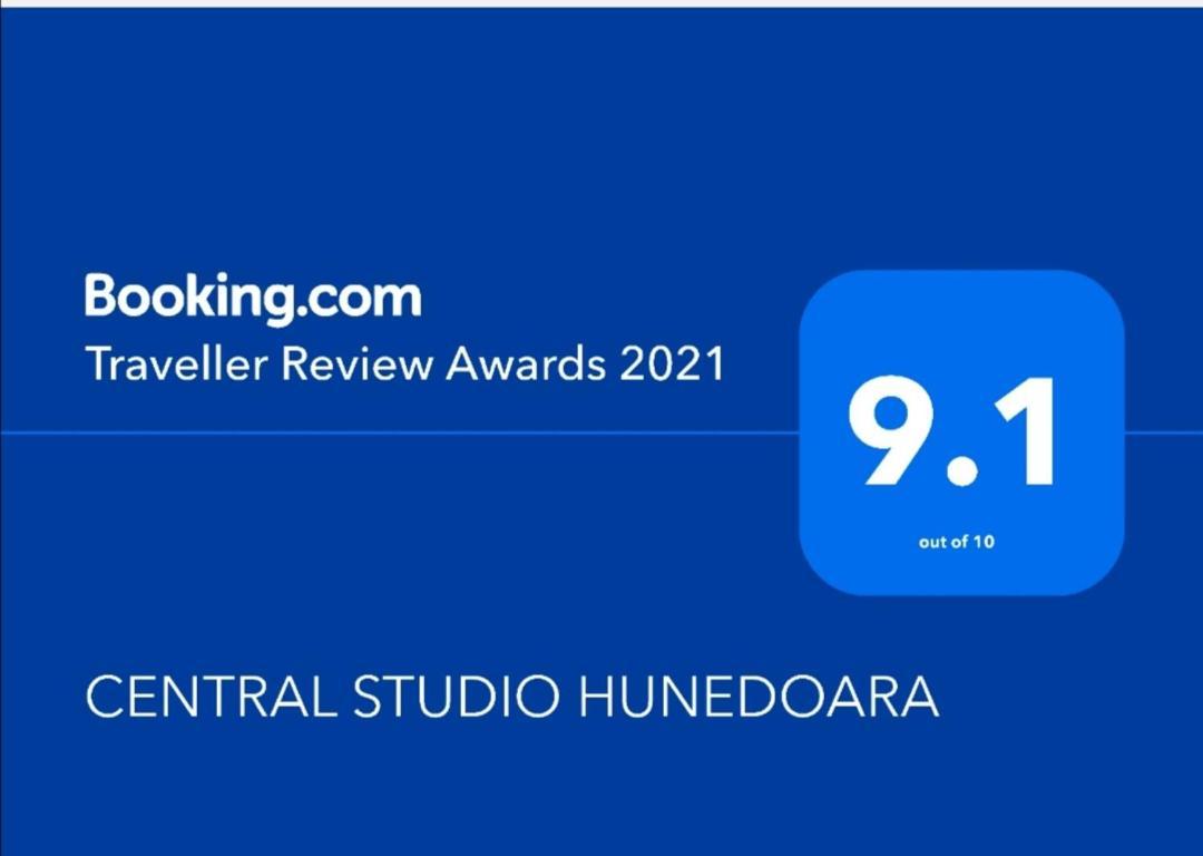 Central Studio Хунедоара Екстериор снимка
